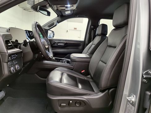 Used 2025 Chevrolet Tahoe Z71 AWD/4WD image 12