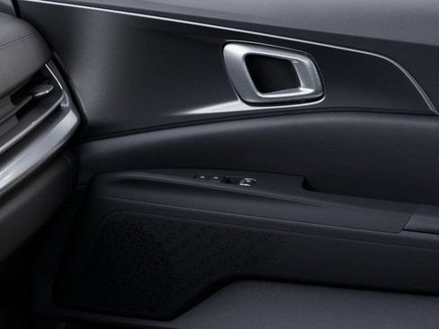 Certified 2025 Kia Carnival SX FWD image 25