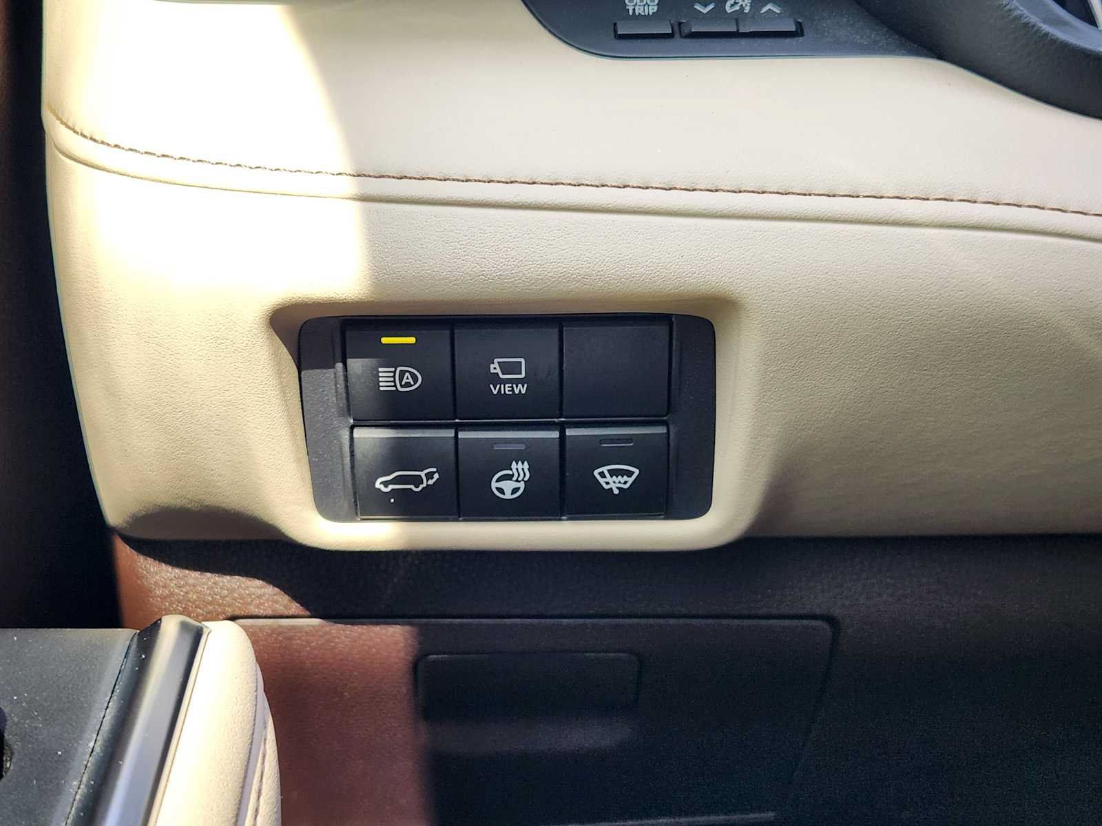 Used 2021 Toyota Highlander Limited FWD image 20