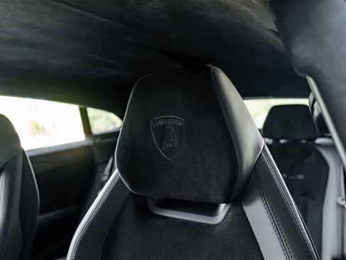 Used 2023 Lamborghini Urus Performante AWD/4WD image 28