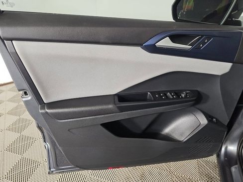 Used 2023 Volkswagen Taos SE image 13