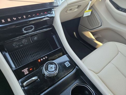 New 2026 Jeep Grand Cherokee Limited image 13