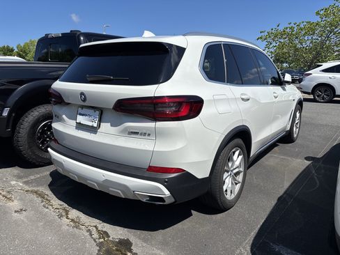 Used 2023 BMW X5 xDrive45e w/ Executive Package AWD/4WD image 22