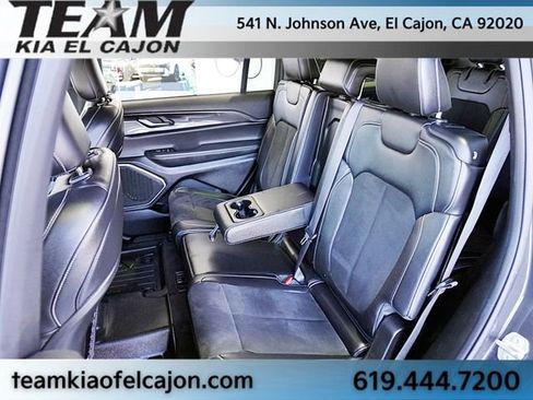 Used 2022 Jeep Grand Cherokee L Laredo image 17