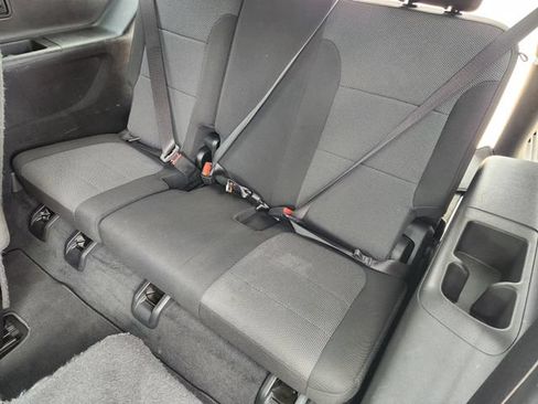 Used 2023 Chevrolet Traverse LT FWD image 31