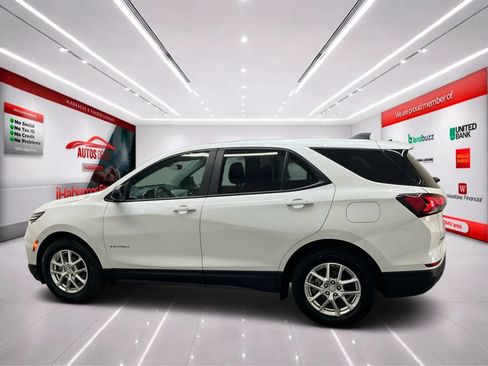 Used 2022 Chevrolet Equinox LS w/ LS Convenience Package FWD image 4