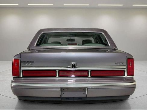 Used 1995 Lincoln Town Car Cartier image 4
