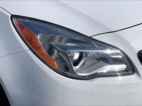 Used 2017 Buick Regal Sport Touring FWD image 30