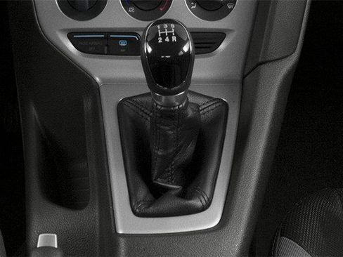 Used 2014 Ford Focus SE FWD image 10