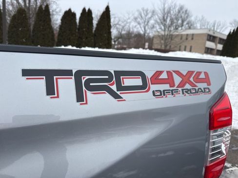 Used 2017 Toyota Tundra SR5 image 5