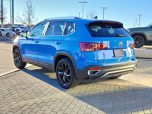 Used 2022 Volkswagen Taos SE image 2