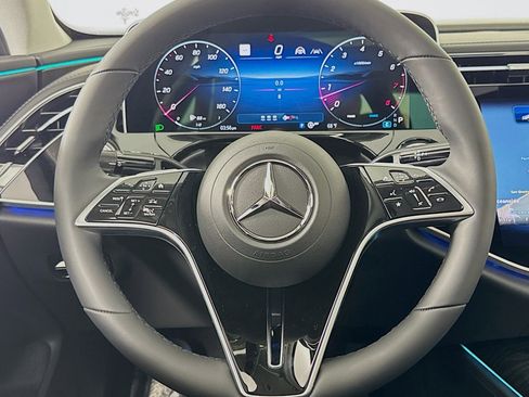 New 2026 Mercedes-Benz E 350 4MATIC Sedan image 17