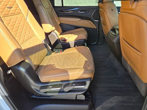 Used 2021 Cadillac Escalade ESV Sport w/ Driver Assist Tech Package image 21