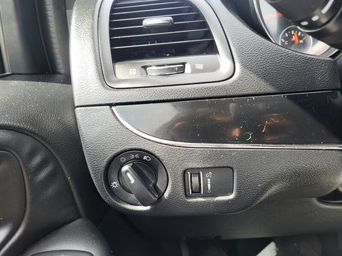 Used 2016 Dodge Grand Caravan SE image 19