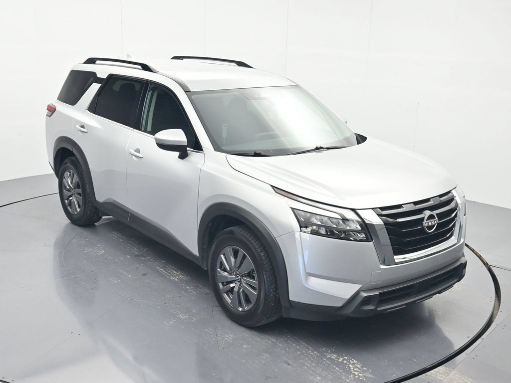 Used 2025 Nissan Pathfinder SV FWD image 31