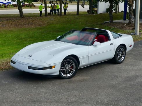 Used 1995 Chevrolet Corvette Coupe image 11