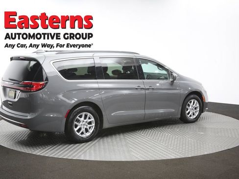 Used 2022 Chrysler Pacifica Touring-L image 43