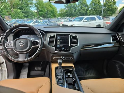 Used 2018 Volvo XC90 T6 Momentum w/ Convenience Package AWD/4WD image 12