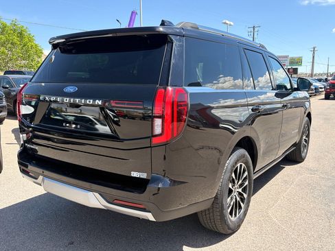 Used 2025 Ford Expedition Platinum AWD/4WD image 5
