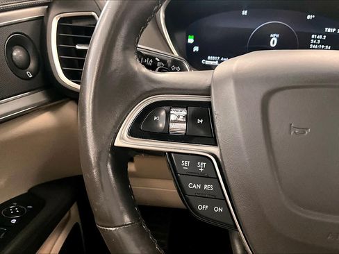 Used 2019 Lincoln Nautilus Reserve FWD image 22