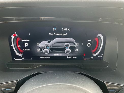 Used 2024 Nissan Pathfinder Platinum w/ Cargo Package image 13