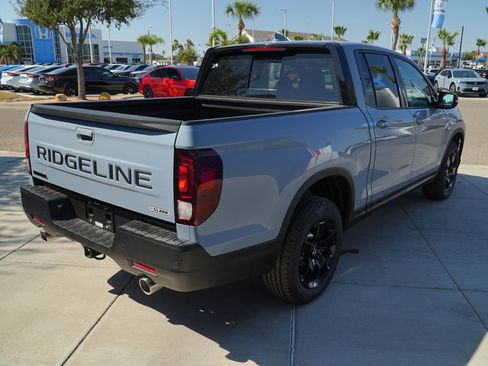 New 2026 Honda Ridgeline Black Edition image 5