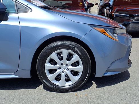 Used 2024 Toyota Corolla LE FWD image 2