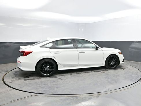Used 2024 Honda Civic Sport image 8