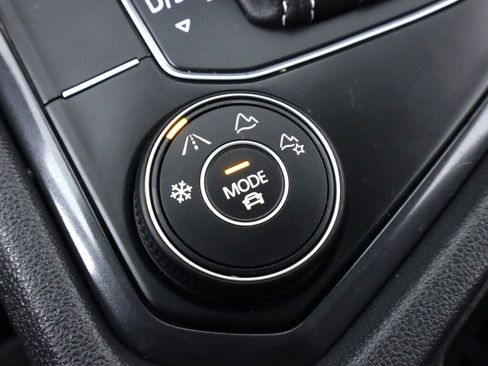 Used 2021 Volkswagen Tiguan SEL w/ 3rd Row Seat Package image 26