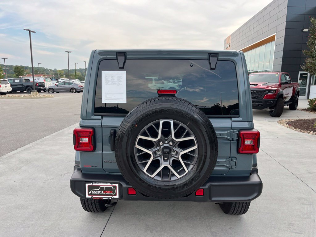 Used 2026 Jeep Wrangler Unlimited Sahara AWD/4WD image 19