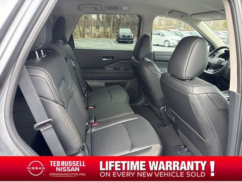 New 2026 Nissan Pathfinder SL image 29