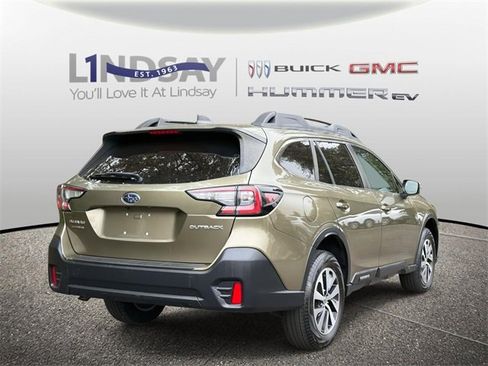 Used 2021 Subaru Outback Premium image 2
