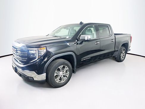 Used 2025 GMC Sierra 1500 SLT AWD/4WD image 3