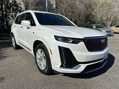 Used 2021 Cadillac XT6 Luxury image 2