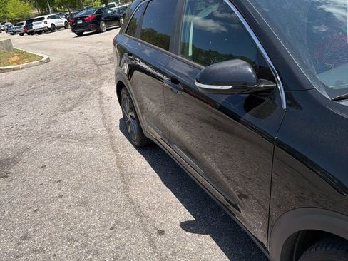 Used 2017 Kia Niro EX image 11