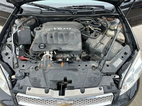 Used 2014 Chevrolet Impala LT w/ LT Sunroof Package image 9