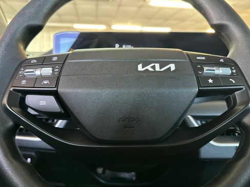 Used 2025 Kia K4 FWD image 24