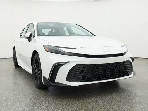 Used 2026 Toyota Camry SE FWD image 35