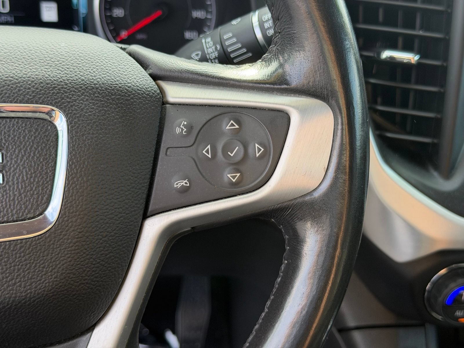 Used 2019 GMC Acadia SLT AWD/4WD image 16