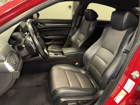 Used 2018 Honda Accord Sport image 14