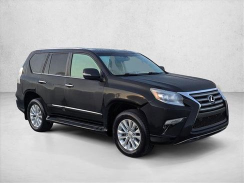Used 2019 Lexus GX 460 image 3