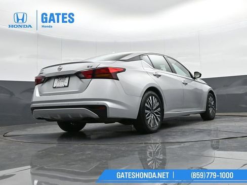 Used 2024 Nissan Altima 2.5 SV image 40