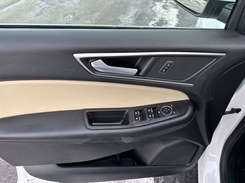 Used 2024 Ford Edge SEL image 17