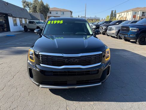 Used 2022 Kia Telluride EX w/ EX Premium Package image 2
