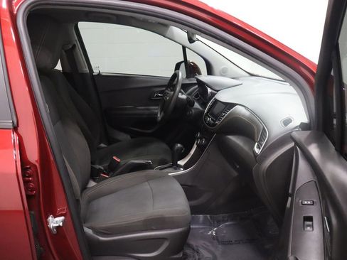 Used 2021 Chevrolet Trax LS w/ Tint and Cruise Package FWD image 15