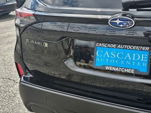 Used 2025 Subaru Forester Premium AWD/4WD image 15