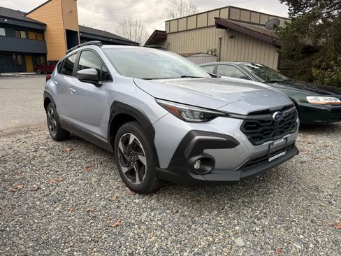 Used 2024 Subaru Crosstrek 2.5i Limited image 4