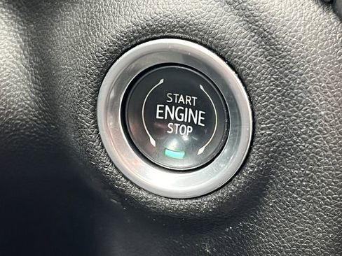 Used 2019 Chevrolet Silverado 1500 LT AWD/4WD image 32