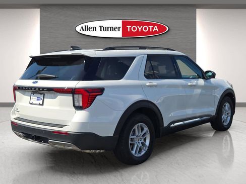 Used 2025 Ford Explorer Active w/ Active Comfort Package RWD image 6
