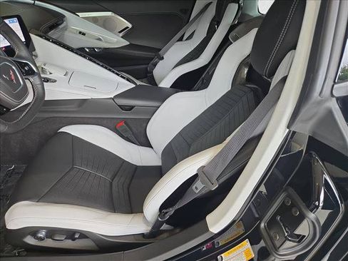 Used 2022 Chevrolet Corvette Stingray Premium Cpe w/ Z51 Performance Package RWD image 16